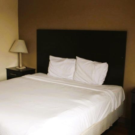 Oyo Hotel Tulsa Ok, I-44 ภายนอก รูปภาพ