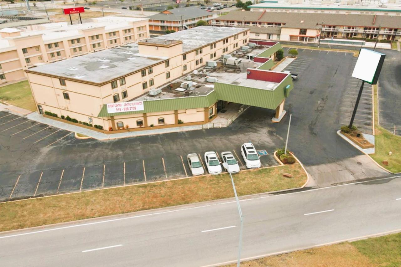 Oyo Hotel Tulsa Ok, I-44 ภายนอก รูปภาพ