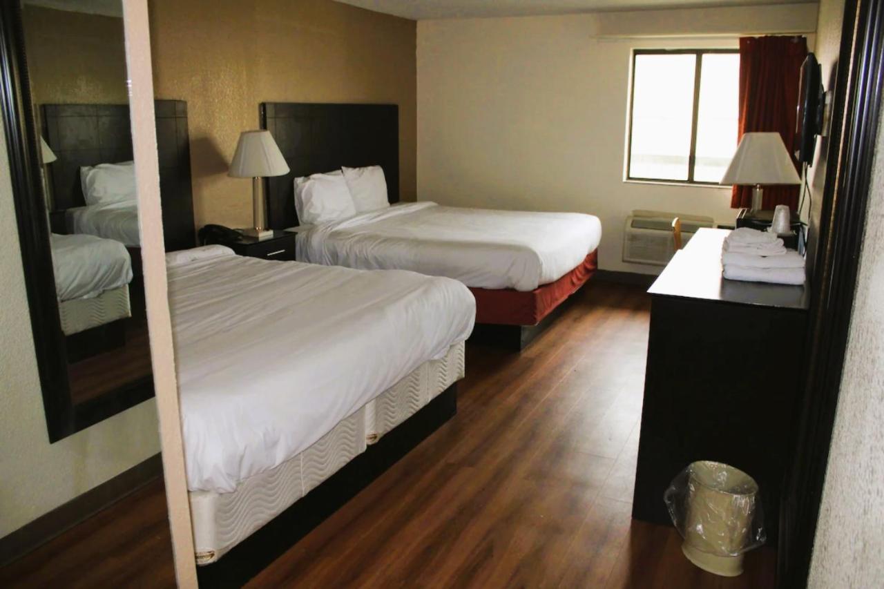 Oyo Hotel Tulsa Ok, I-44 ภายนอก รูปภาพ