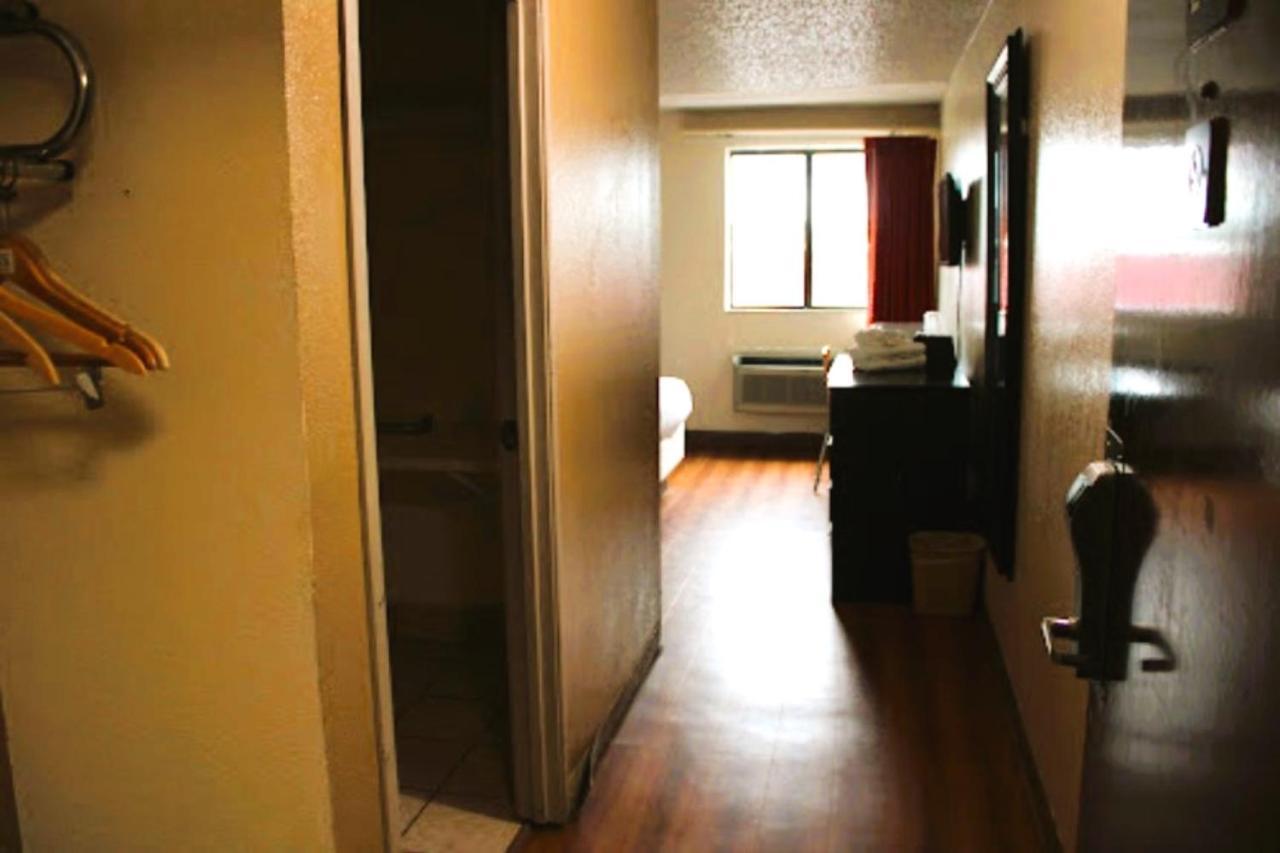 Oyo Hotel Tulsa Ok, I-44 ภายนอก รูปภาพ