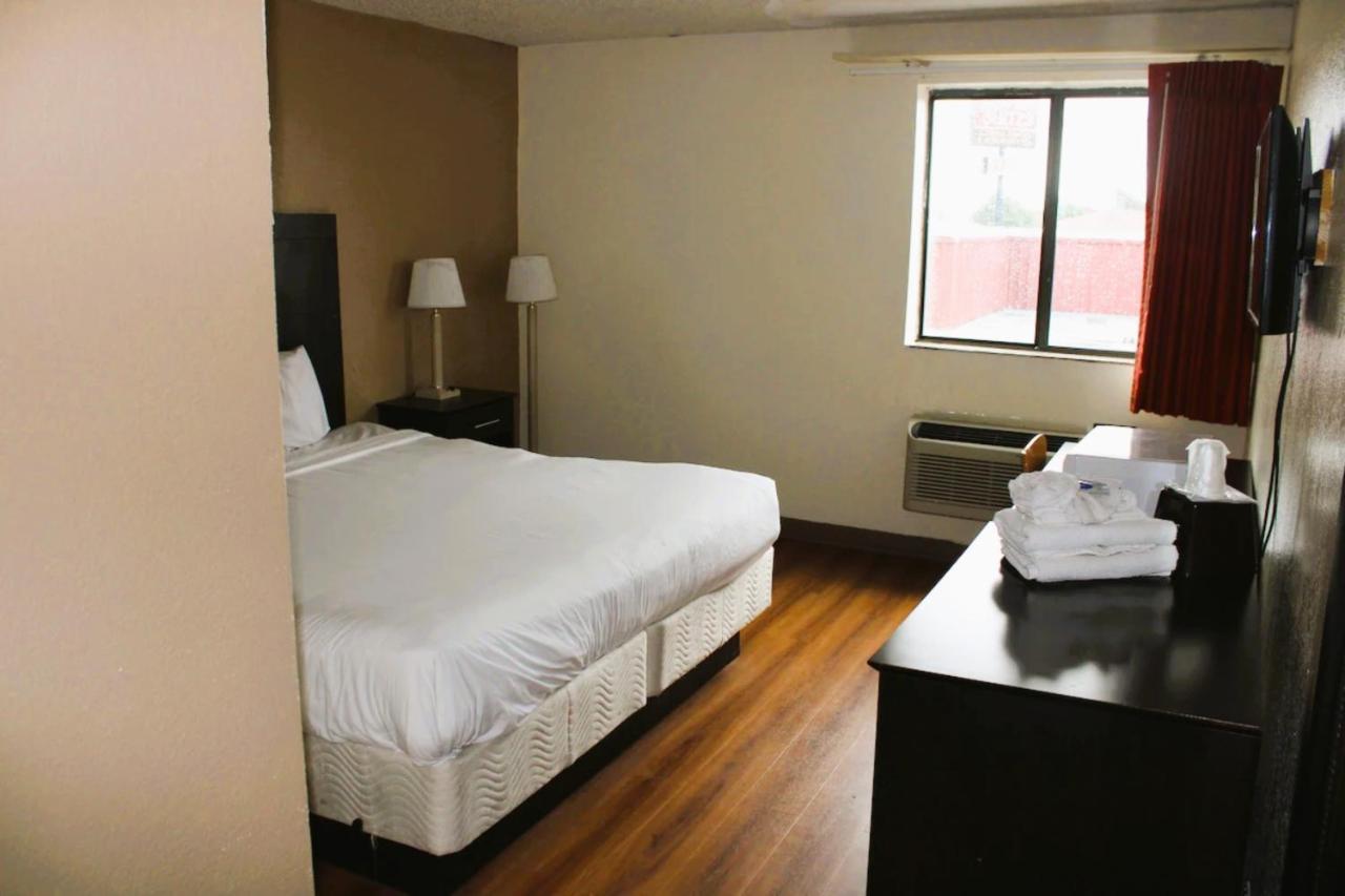 Oyo Hotel Tulsa Ok, I-44 ภายนอก รูปภาพ