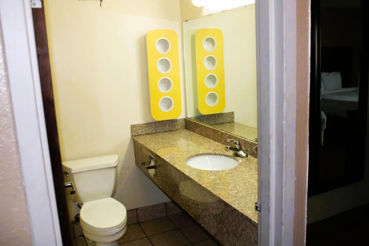 Oyo Hotel Tulsa Ok, I-44 ภายนอก รูปภาพ