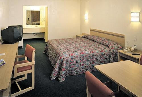 Oyo Hotel Tulsa Ok, I-44 ภายนอก รูปภาพ