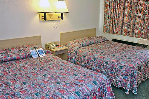 Oyo Hotel Tulsa Ok, I-44 ภายนอก รูปภาพ