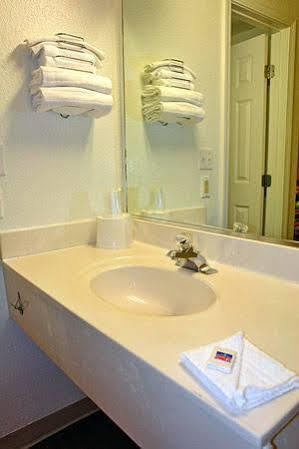 Oyo Hotel Tulsa Ok, I-44 ภายนอก รูปภาพ
